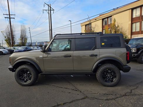 New 2025 Ford Bronco Big Bend w/ Black Diamond Package image 8