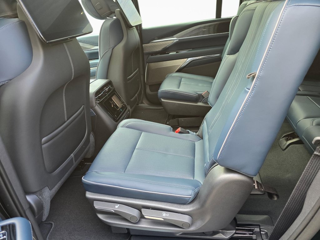 New 2025 Cadillac Escalade IQ Sport 2 AWD/4WD image 28