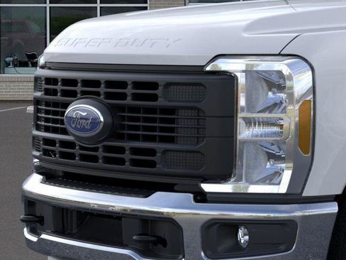 New 2025 Ford F250 XL w/ XL Chrome Package image 35