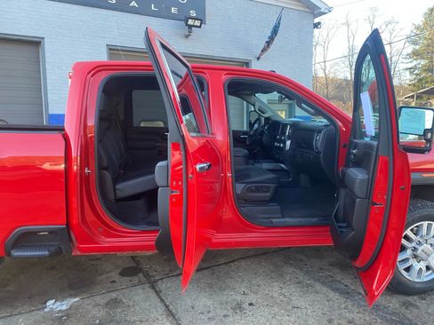 Used 2023 GMC Sierra 3500 SLT w/ SLT Premium Package image 2