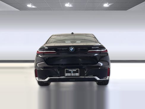 New 2025 BMW i7 eDrive50 w/ M Sport Package image 9