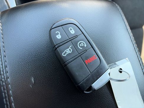 Used 2020 Jeep Grand Cherokee Altitude RWD image 29