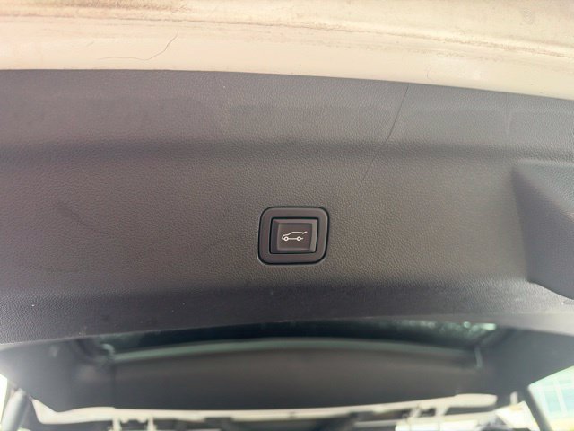 Used 2022 GMC Yukon XL SLT AWD/4WD image 20