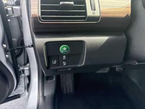 Used 2016 Honda Accord EX-L image 16