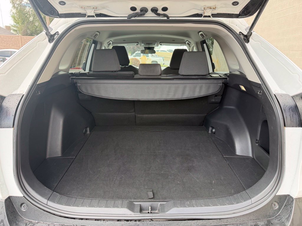 Used 2025 Toyota RAV4 XLE AWD/4WD image 28