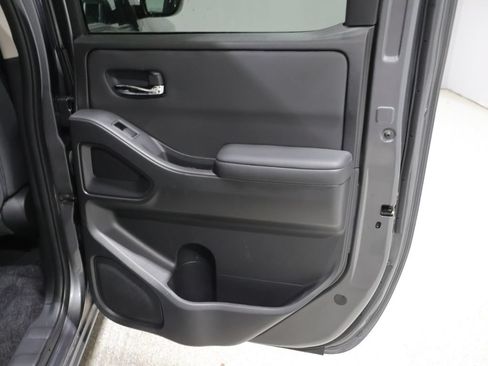 Used 2024 Nissan Frontier SV AWD/4WD image 21