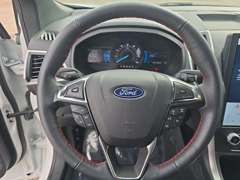Used 2024 Ford Edge ST-Line image 17