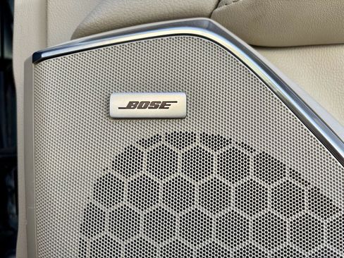 Used 2018 Cadillac Escalade Luxury image 13