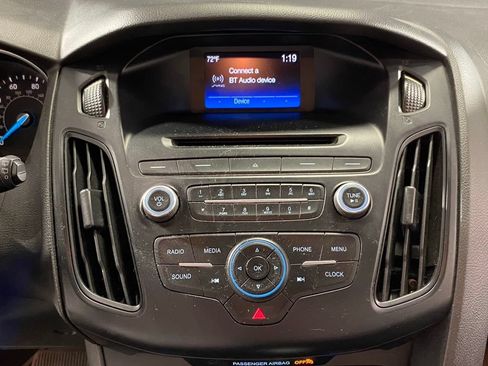 Used 2015 Ford Focus SE FWD image 22