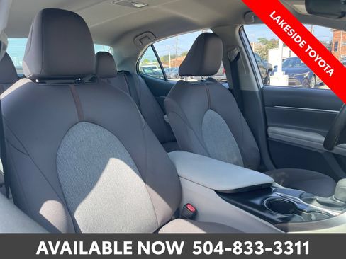 Used 2019 Toyota Camry LE FWD image 14