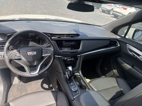 Used 2024 Cadillac XT6 Luxury w/ LPO, Floor Liner Package AWD/4WD image 15
