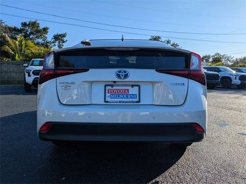 Used 2019 Toyota Prius LE image 5
