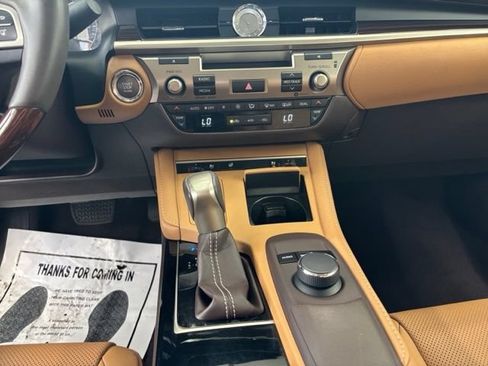 Used 2017 Lexus ES 350 w/ Premium Package FWD image 19
