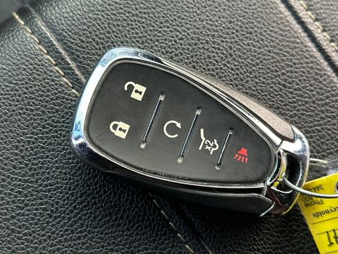 Used 2023 Chevrolet Traverse LT w/ LT Premium Package image 28