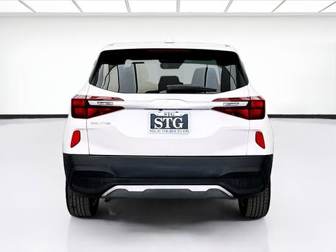 Used 2023 Kia Seltos LX image 5