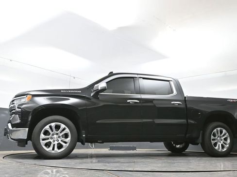 Used 2023 Chevrolet Silverado 1500 LTZ AWD/4WD image 29