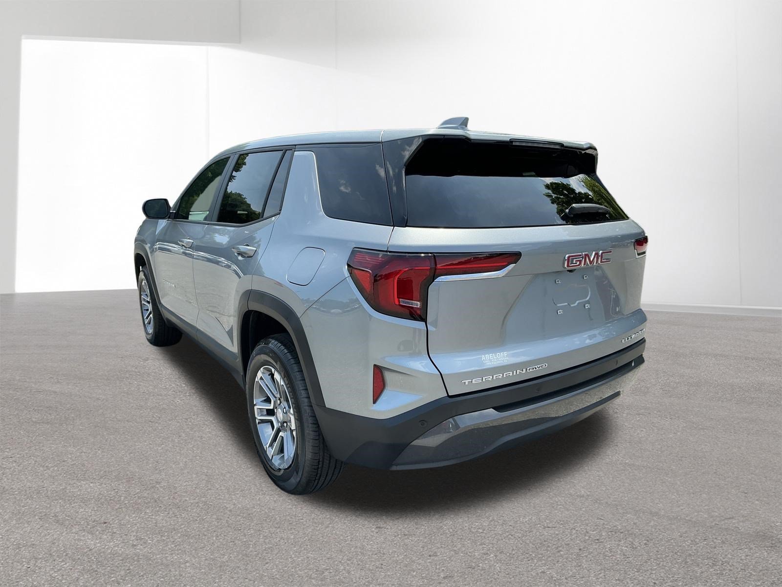 New 2027 GMC Terrain Elevation w/ LPO, Floor Liner Package AWD/4WD image 5