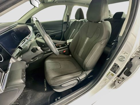Used 2024 Hyundai Elantra SEL w/ Convenience Package FWD image 13