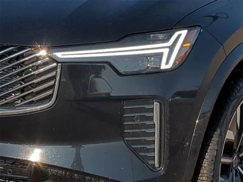 New 2026 Volvo XC90 B6 Plus w/ Protection Package Premier image 10