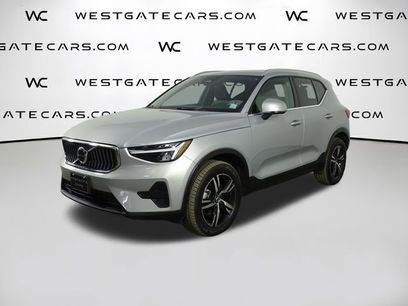 Used 2025 Volvo XC40 B5 Core