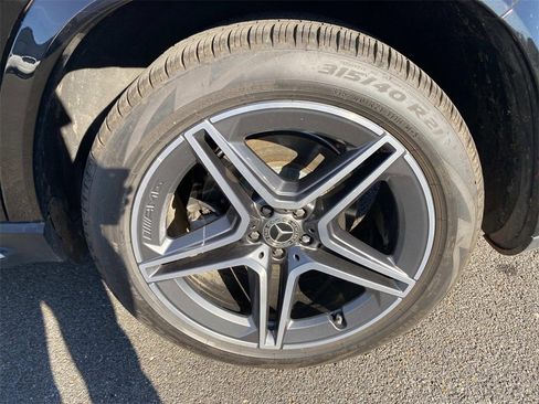 Used 2024 Mercedes-Benz GLS 450 4MATIC image 11