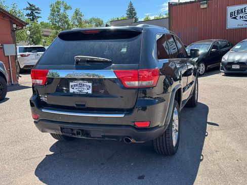 Used 2011 Jeep Grand Cherokee Overland AWD/4WD image 3