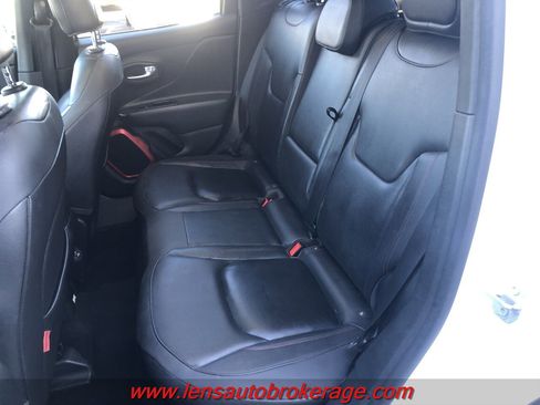 Used 2019 Jeep Renegade Trailhawk image 19