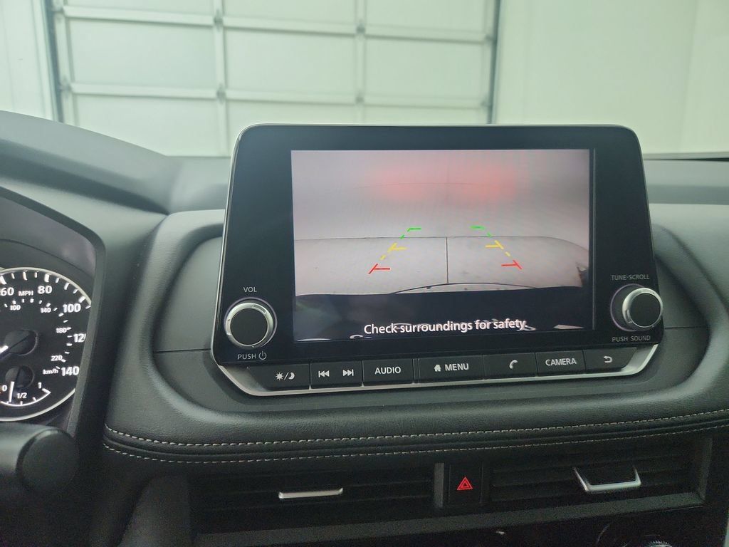 Used 2025 Nissan Rogue SV FWD image 27