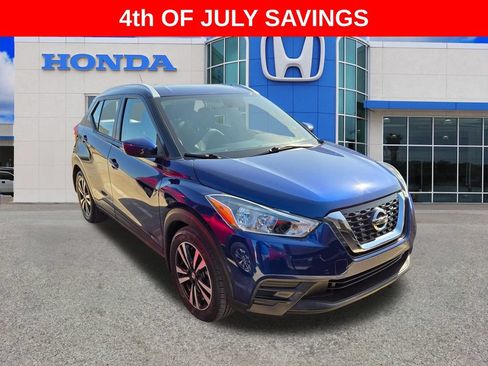 Used 2019 Nissan Kicks SV FWD image 19