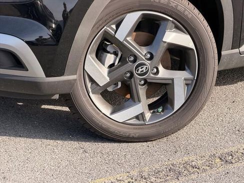 New 2026 Hyundai Venue SEL FWD image 28