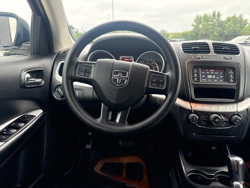 Used 2020 Dodge Journey SE w/ Blacktop Package FWD image 12