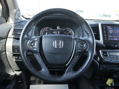 Used 2017 Honda Pilot Touring image 18
