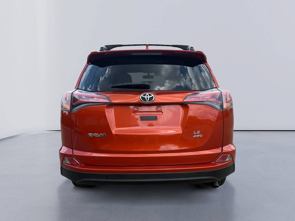 Used 2016 Toyota RAV4 LE AWD/4WD image 4