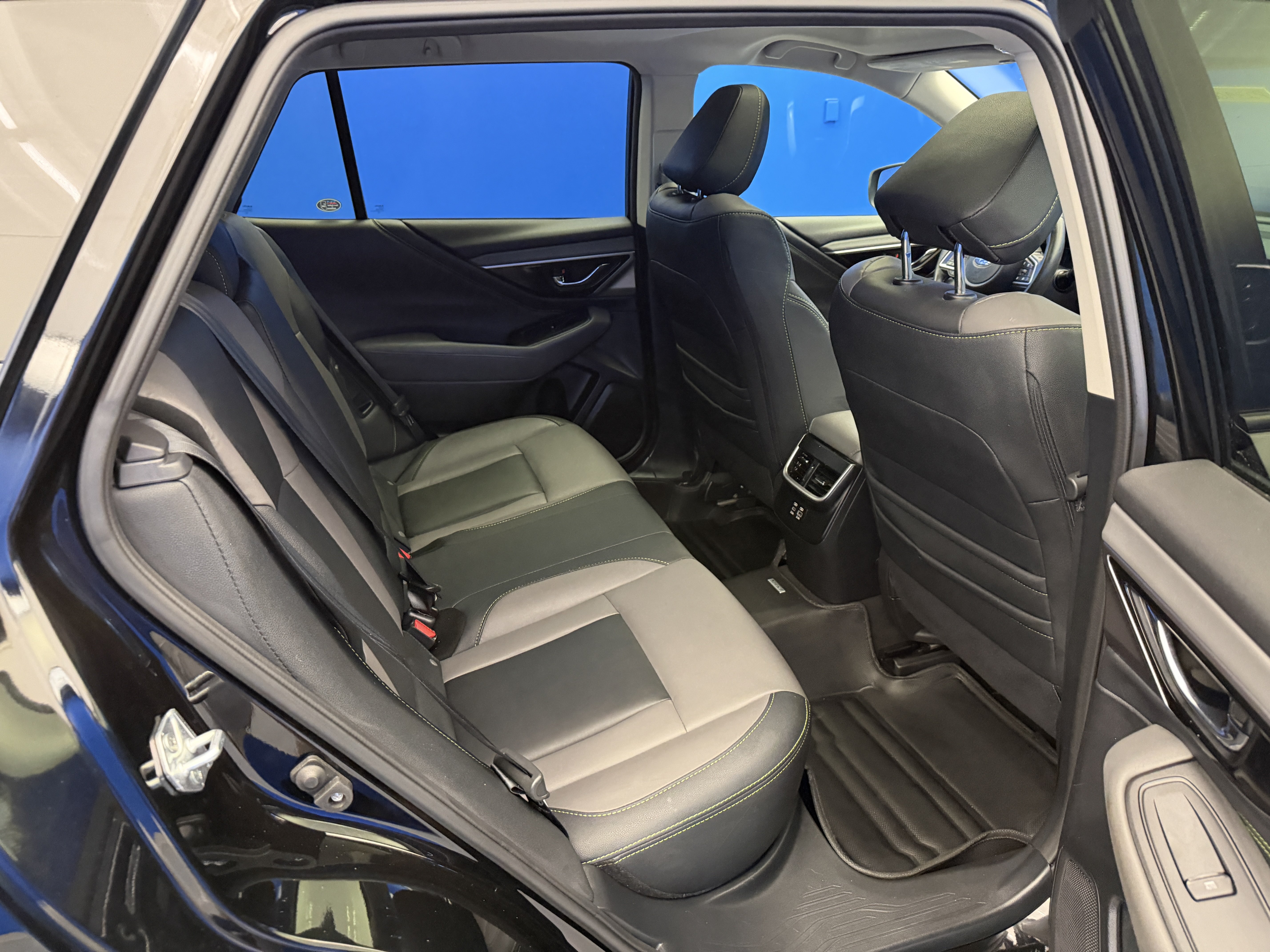 Used 2023 Subaru Outback Onyx Edition AWD/4WD image 25