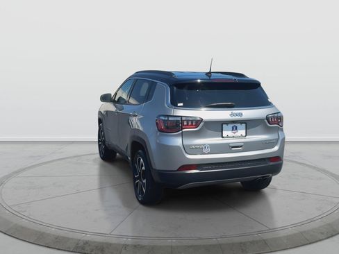 Used 2022 Jeep Compass Limited AWD/4WD image 7