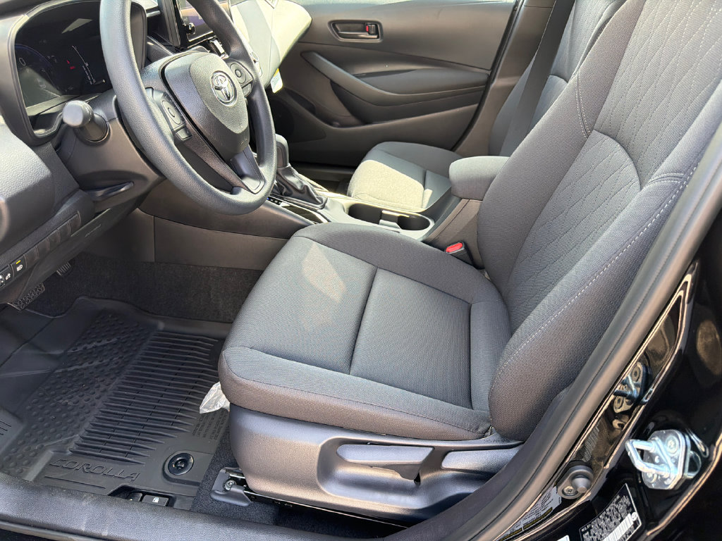 Used 2026 Toyota Corolla LE FWD image 17