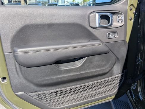 Used 2022 Jeep Wrangler Unlimited Sahara AWD/4WD image 12