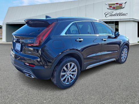 Used 2022 Cadillac XT4 Premium Luxury w/ Enhanced Visibility Package image 5