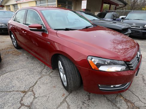 Used 2015 Volkswagen Passat 1.8T Limited Edition image 4