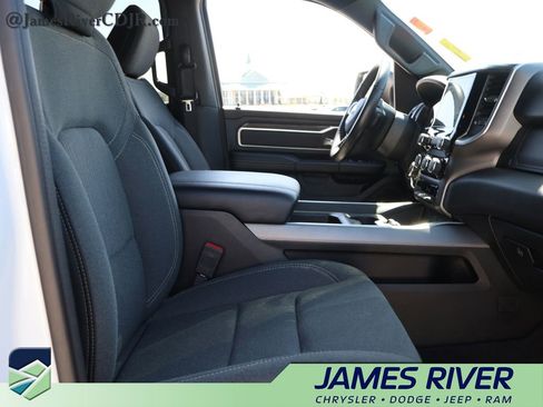 Used 2022 RAM 1500 Big Horn AWD/4WD image 9