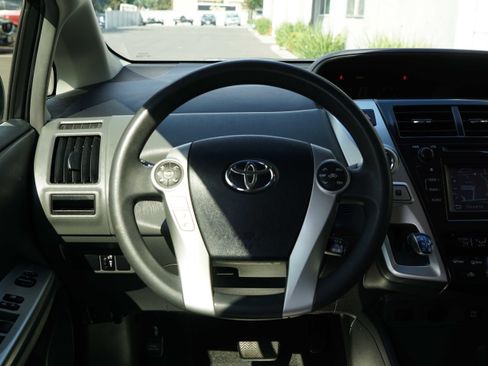 Used 2014 Toyota Prius V Three image 43