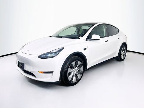 Used 2023 Tesla Model Y RWD image 3