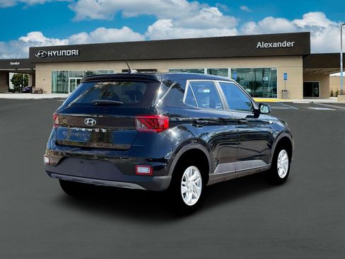 New 2026 Hyundai Venue SE image 7