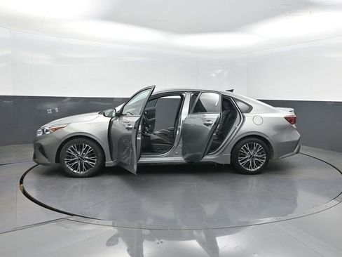 Used 2022 Kia Forte GT-Line w/ GT-Line Premium Package FWD image 39
