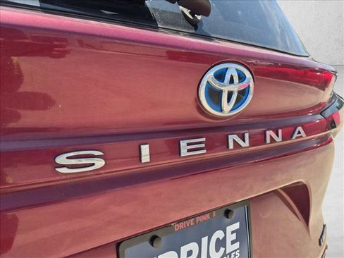 Used 2025 Toyota Sienna Limited FWD image 13