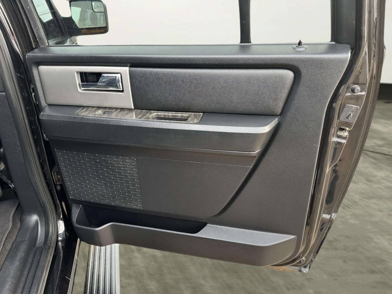 Used 2017 Ford Expedition Max Limited AWD/4WD image 17