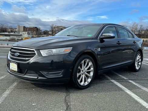 Used 2014 Ford Taurus Limited w/ Equipment Group 301A image 3