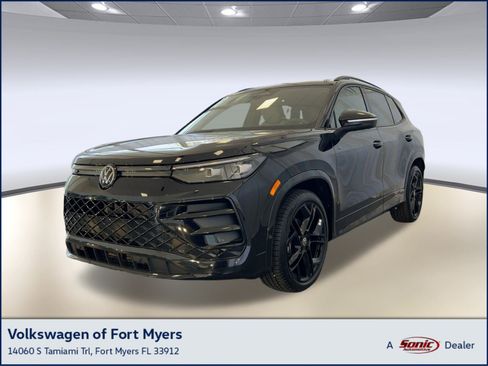 New 2026 Volkswagen Tiguan SE R-Line image 1