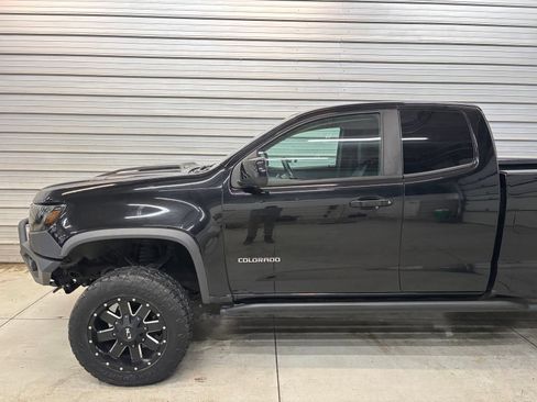 Used 2019 Chevrolet Colorado ZR2 AWD/4WD image 3