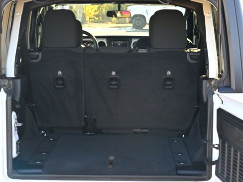 Used 2019 Jeep Wrangler Unlimited Sport S image 30